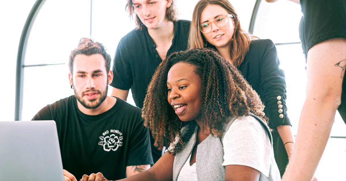 découvrez les avantages offerts aux employés, incluant des assurances santé, des congés payés, des régimes de retraite et d'autres bénéfices qui améliorent le bien-être et la satisfaction au travail.