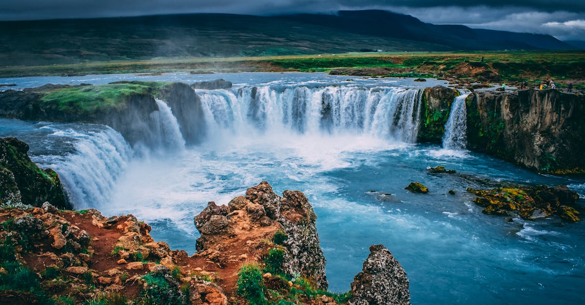 découvrez l'islande, un pays aux paysages époustouflants, avec ses volcans majestueux, ses geysers spectaculaires et ses chutes d'eau impressionnantes. explorez la culture locale, les traditions vikings et les aurores boréales dans ce véritable paradis naturel.