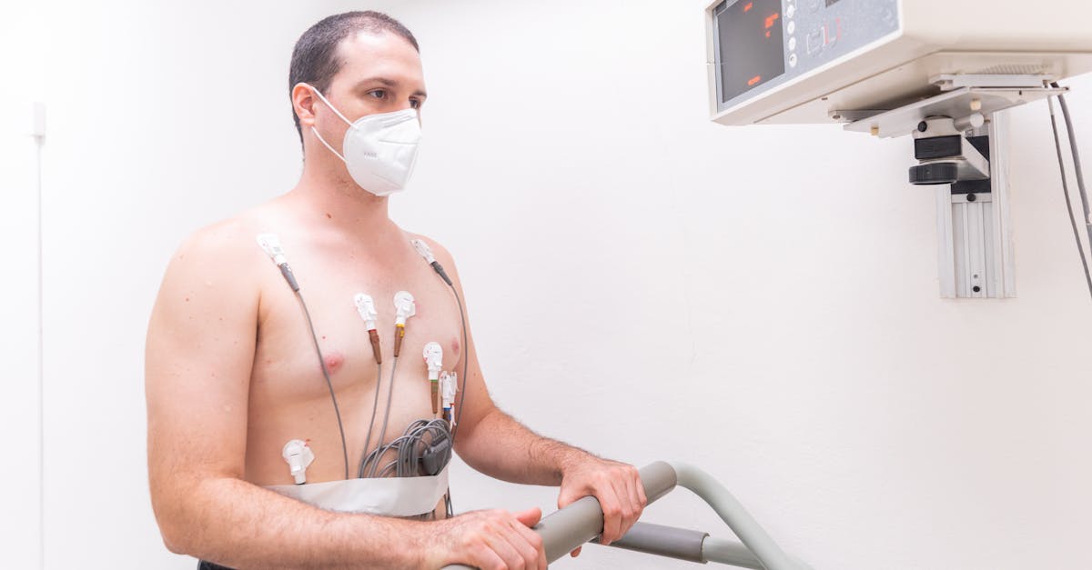 découvrez le holter, un appareil de surveillance cardiaque qui enregistre l'activité électrique de votre cœur sur 24 heures ou plus. idéal pour diagnostiquer des problèmes cardiaques, le holter permet un suivi précis et continu de votre santé cardiaque.