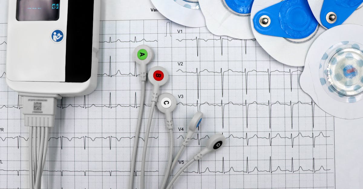 découvrez le holter, un appareil de surveillance cardiaque portable qui permet d'enregistrer l'activité électrique de votre cœur sur une période prolongée. idéal pour diagnostiquer des troubles cardiaques, il offre une analyse précise et sécurisée de votre santé cardiovasculaire. informez-vous sur son fonctionnement et ses avantages.