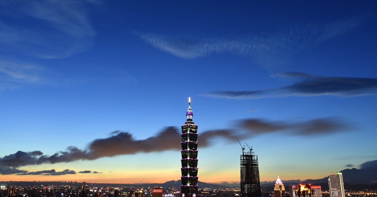 explorez taiwan, une île dynamique connue pour sa culture riche, ses paysages époustouflants, sa délicieuse cuisine et son hospitalité chaleureuse. découvrez les villes animées, les temples historiques et les panoramas montagneux qui font de taiwan une destination incontournable.