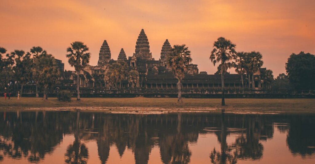 découvrez le cambodge, un pays riche en culture et en histoire, célèbre pour ses temples majestueux d'angkor, ses paysages époustouflants et sa gastronomie savoureuse. imprégnez-vous de l'hospitalité chaleureuse de ses habitants et explorez des villes vibrantes comme phnom penh et siem reap.